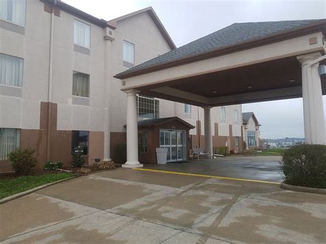 Baymont by Wyndham Highland Rooms Pictures & Reviews (IL).